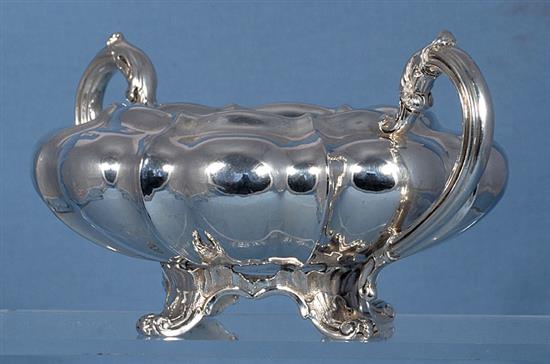 A William IV silver two handled sugar bowl, bowl width 215mm, weight 12.3oz/385grms.